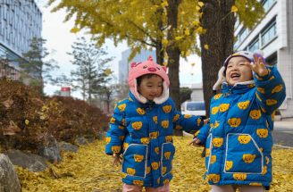 순간포착 쌍둥이일상스토리 단풍나라 속 병아리들